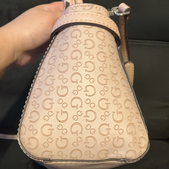 EUC Guess crossbody bag - Picture 7 of 15